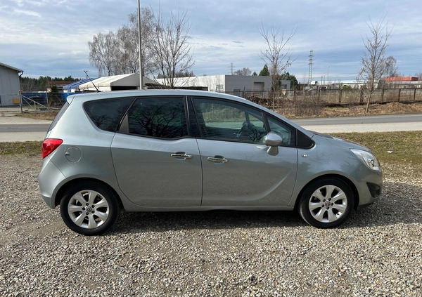 Opel Meriva cena 22900 przebieg: 138000, rok produkcji 2011 z Olkusz małe 56